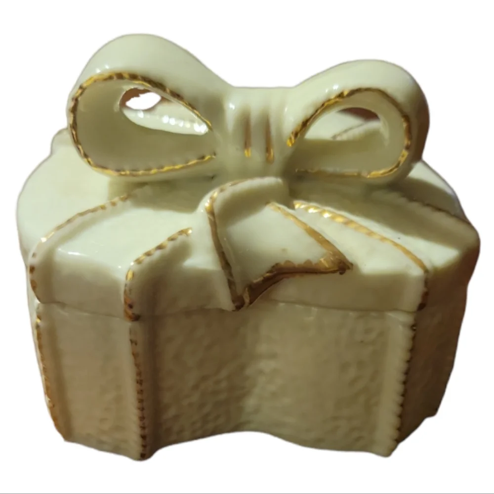 Vtg Heart Bow Trinket Box Gold Accents